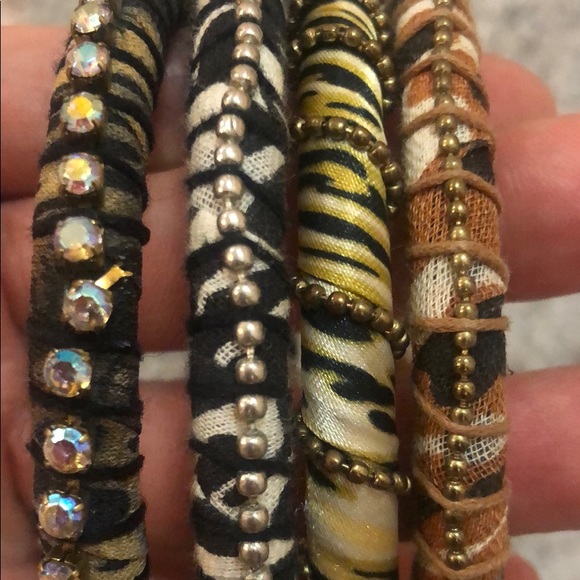 🐯WORLD MARKET/ Safari Bangle Set🦓 - Picture 3 of 3